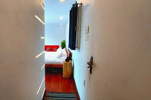 1 室のベッドルーム、アイロン / アイロン台、WiFi (無料)、ベッドシーツ