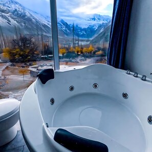 Jetted bath, hair dryer, bidet, towels