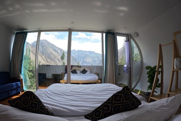 1 habitación, tabla de planchar con plancha, wifi gratis y ropa de cama 
