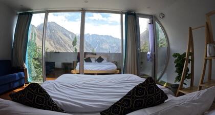 Couple's Peaceful Offgrid Pod w/ Hot Tub & Bonfire