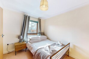 2 soverom, strykejern/-brett, wi-fi (inkludert) og sengetøy