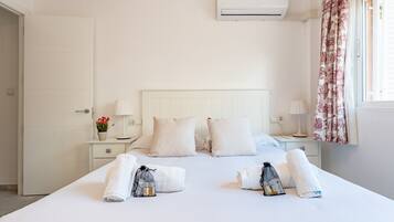 2 chambres, fer et planche à repasser, Wi-Fi gratuit, draps fournis