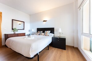 3 bedrooms, iron/ironing board, free WiFi, bed sheets - MalagaSuite Higueron Sport Club&Pool (Fuengirola)