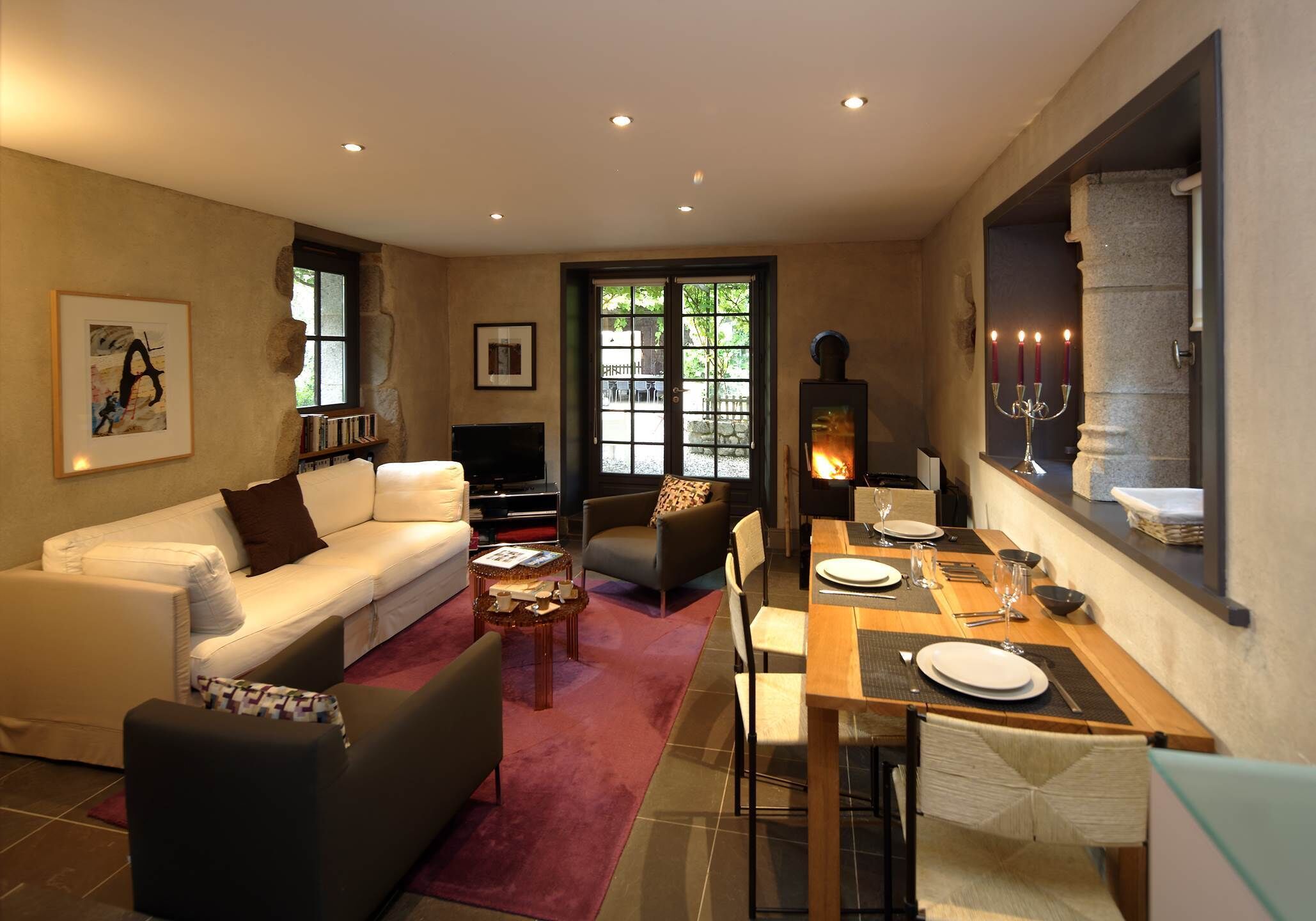 Televisio, takka, DVD-soitin