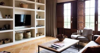 Villa 'Monsalva' with Private Pool, Wi-Fi and Air Conditioning