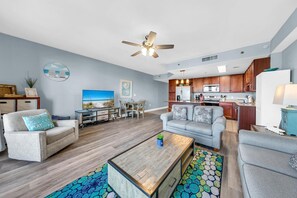 TV - ☀️Close to Beach, Lake Views-Laketown Wharf 402☀️ (Panama City Beach)