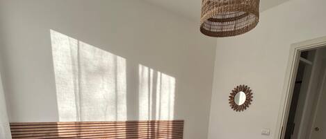 2 chambres, fer et planche à repasser, Wi-Fi, draps fournis