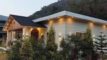 Villa, 3 Bedrooms, Accessible, Smoking | Exterior