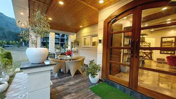 Villa, 3 Bedrooms, Accessible, Smoking | Outdoor dining