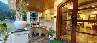 The Paradise - Luxury 3BR Villa Near the Airport in Dehradun