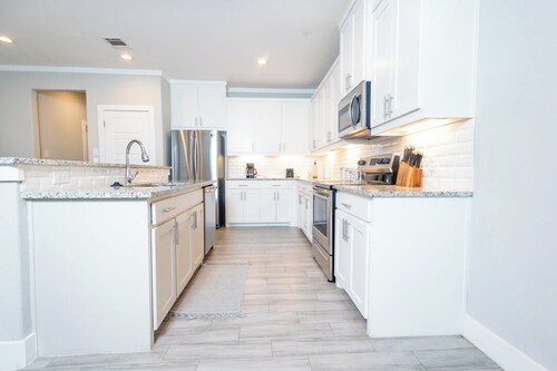 Spacious and cozy 4-bedroom house with WiFi and AC in phenomenal Dallas