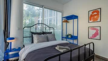 2 slaapkamers, een bureau, een strijkplank/strijkijzer, wifi