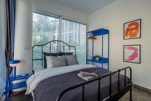 2 bedrooms, desk, iron/ironing board, WiFi