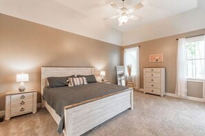 4 bedrooms, iron/ironing board, WiFi, bed sheets