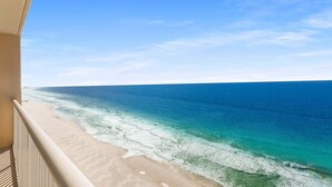 Appart'hôtel, plusieurs lits, balcon, vue plage (Majestic Bliss) | Plage