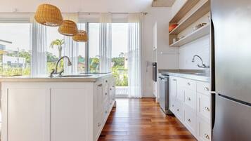 Fridge, microwave, oven, dishwasher