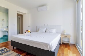 4 bedrooms, desk, iron/ironing board, WiFi - Luxury 4-bedroom villa in North Floripa (São João do Rio Vermelho)