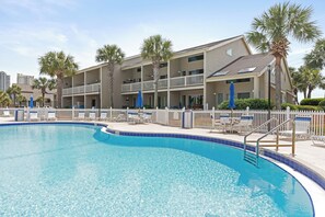 Et oppvarmet basseng