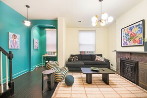 Smart TV - Jersey City Getaway Pets + NYC Nearby The GREEN (Jersey City)