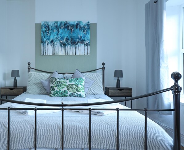 4 bedrooms, WiFi - Mansfield House, Close to Principality (Cardiff)