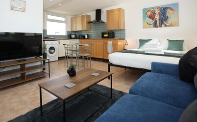 Lovely studio annex, quiet area