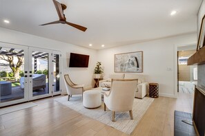 3 bedrooms, iron/ironing board, Internet, bed sheets - Welcome to 7th@Mac – Your Sonoma Valley Retreat (Sonoma)