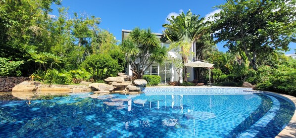 Private pool