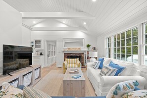 Smart TV, fireplace - Completely Renovated Home in Family Friendly Neighborhood with Private Deck and Patio (Eastham)