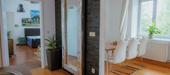 Family suite in old city with free parking, BRIDGE APARTMENTS