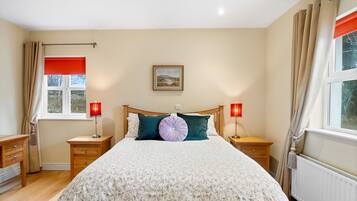 4 bedrooms, free WiFi, bed sheets