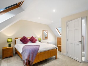 4 bedrooms, free WiFi, bed sheets