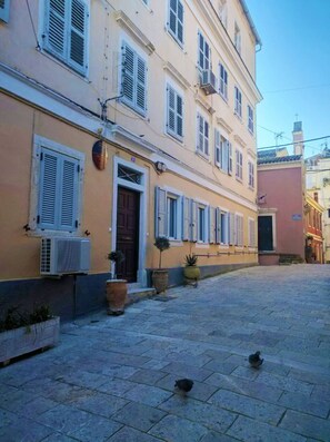 2 bedrooms - Dion and Eva s Oldtown Apartment (Corfu)