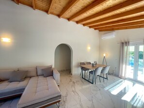 House, Smoking