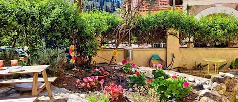 House, Smoking | 2 bedrooms, desk