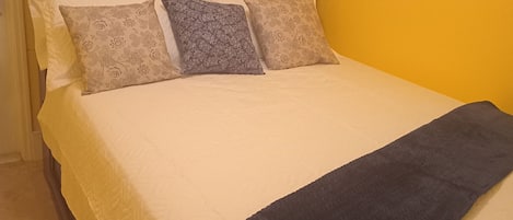 1 makuuhuone, silitysrauta/-lauta, Wi-Fi, vuodevaatteet