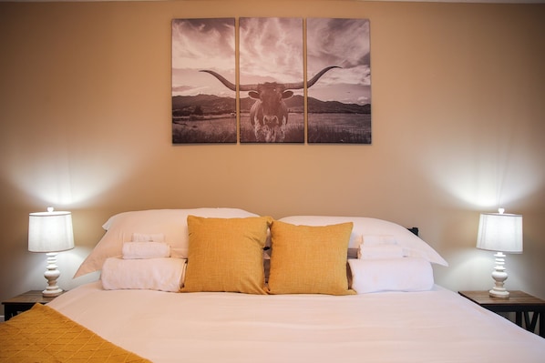 3 bedrooms, desk, iron/ironing board, free WiFi