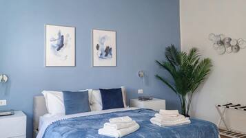 Superior appartement, privébadkamer | 1 slaapkamer, een kluis op de kamer, een bureau, een laptopwerkplek