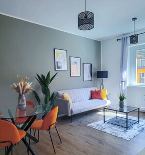 Superior Apartment, Private Bathroom | Living area | Flat-screen TV - Morgagni Suites (Bologna)