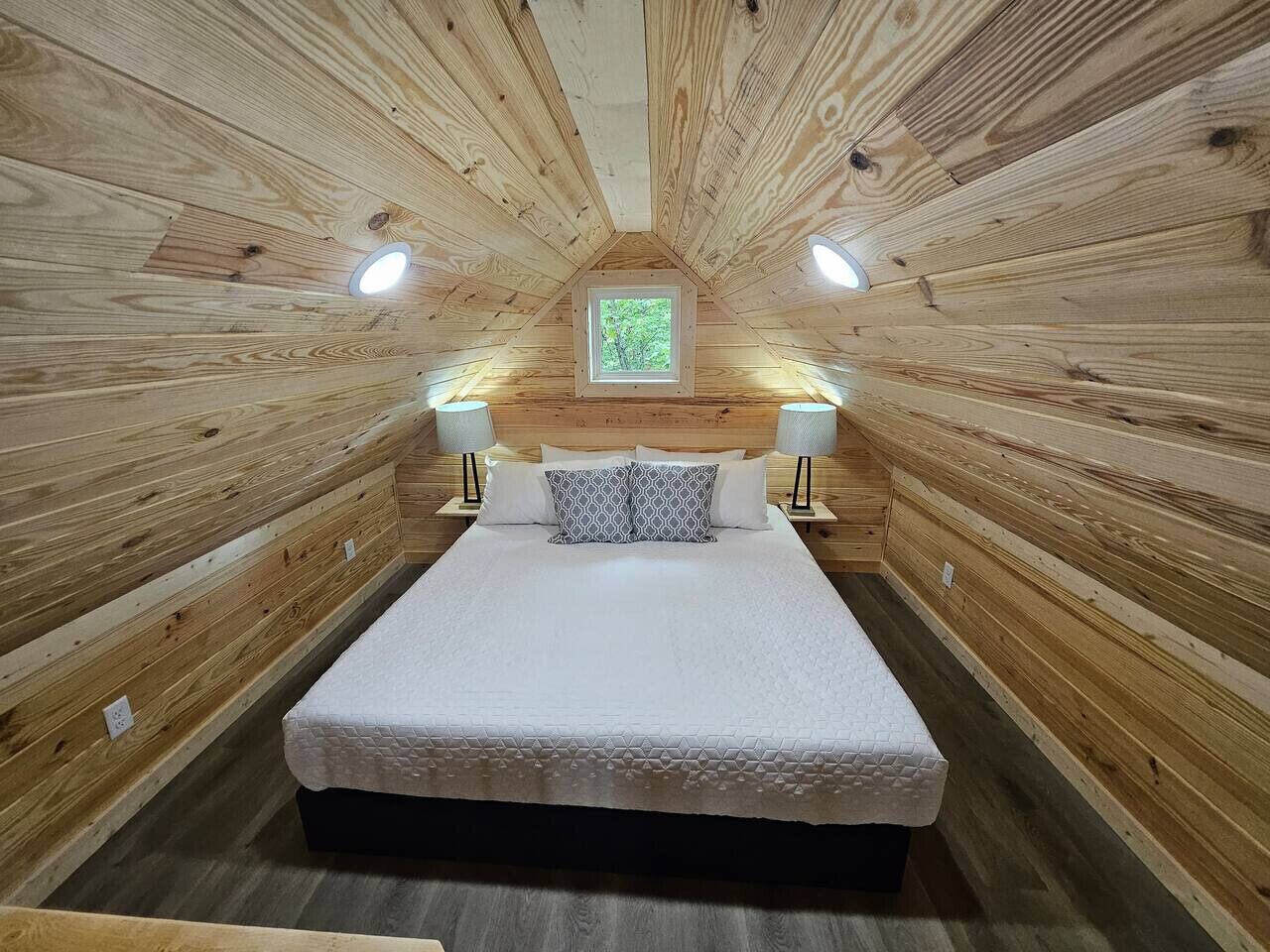 1 soverom, strykejern/-brett, wi-fi og sengetøy