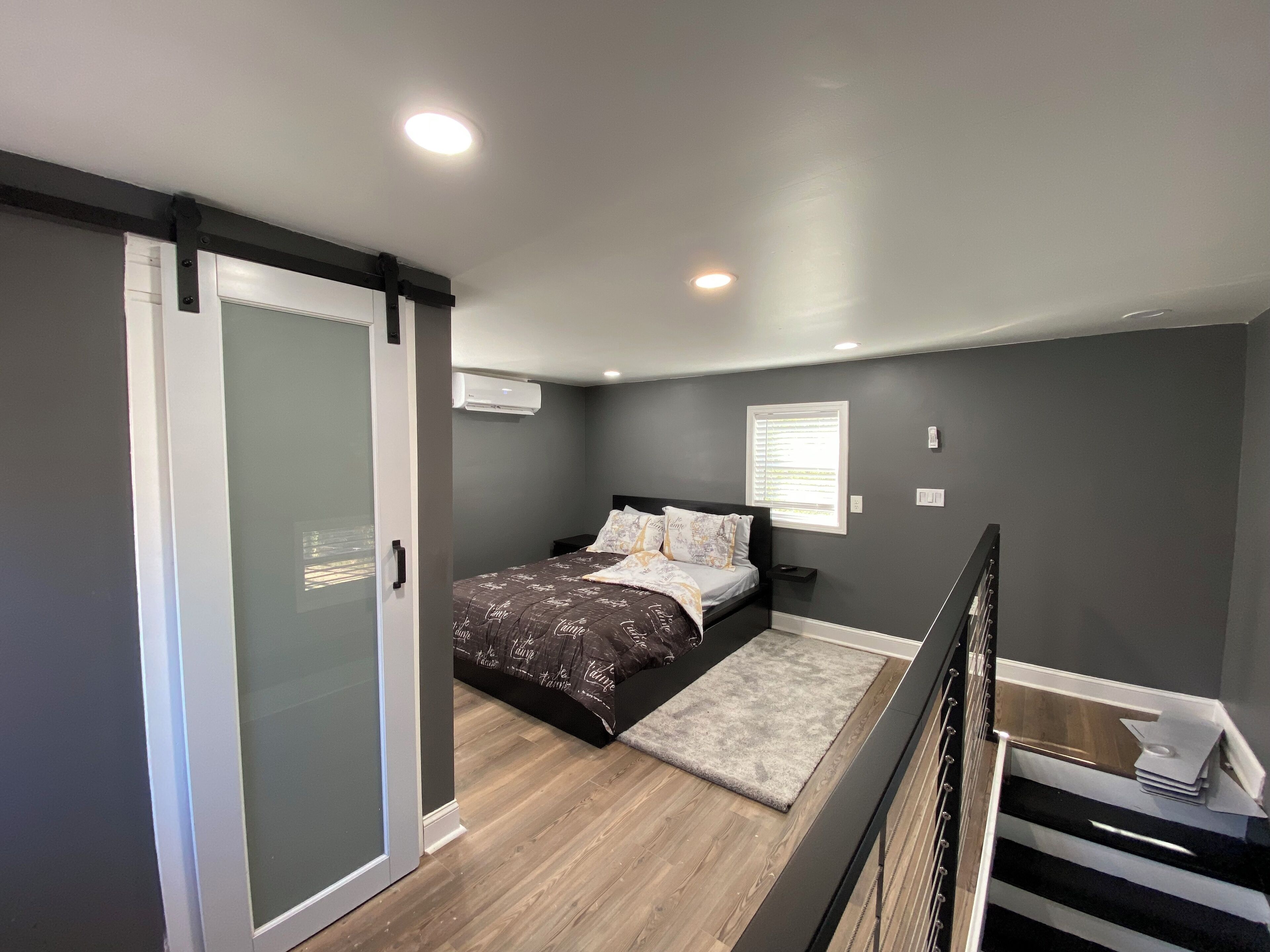 Stylish Cozy Guesthouse  Hot Tub  Private Entry  Near Downtown & Airport - Georgia, GA