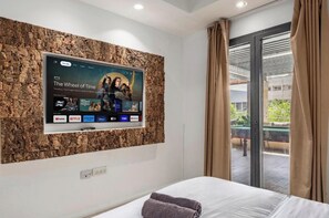 2 bedrooms, desk, free WiFi, bed sheets