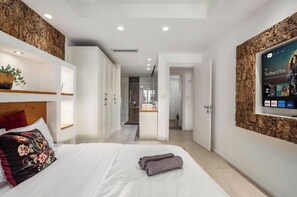 2 quartos, escrivaninha, Wi-Fi de cortesia, roupa de cama
