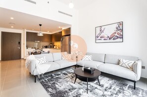 Căn hộ, 2 phòng ngủ, có thể sử dụng hồ bơi, quang cảnh hồ bơi | Khu phòng khách