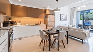 Apartment, 2 Bedrooms, Pool Access, Pool View | Private kitchen - Easygo-luxury 2bdrterrace Creek Harbor06 (Dubai)