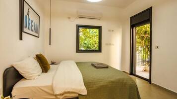 3 makuuhuonetta, silitysrauta/-lauta, ilmainen Wi-Fi