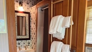 Unclassified image, 3 of 12, button - Queen's View B&B- Bill's Suite, Lake Views, balcony, Sauna, Pool, Bayfield, WI (Bayfield)