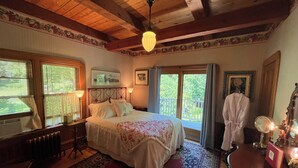 Unclassified image, 2 of 12, button - Queen's View B&B- Bill's Suite, Lake Views, balcony, Sauna, Pool, Bayfield, WI (Bayfield)