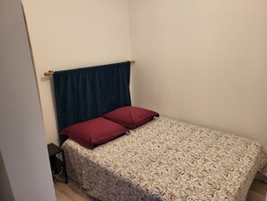 1 habitación, wifi y ropa de cama