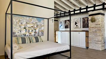 1 slaapkamer, een strijkplank/strijkijzer, gratis wifi, beddengoed