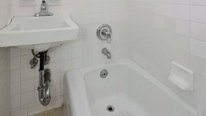 Apartment, 1 Schlafzimmer, Stadtblick | Badezimmer